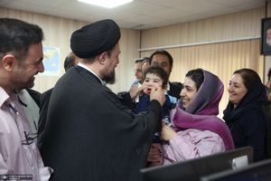 بازدید «سید حسن خمینی» از موسسه مطبوعاتی ایران