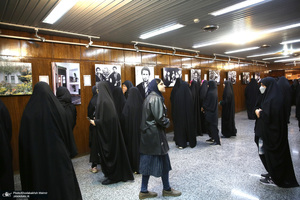 بازدید جمعی از دانش آموزان از بیت امام خمینی (س) در جماران 1