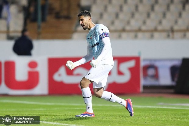 مقصد باورنکردنی کاپیتان استقلال؛ حسین حسینی رسما سپاهانی شد!