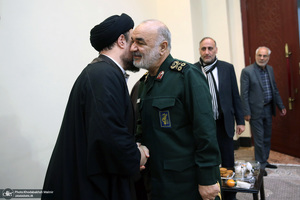 حاشیه های تجدیدمیثاق فرماندهان و کارکنان نیروهای مسلح با آرمان‌های امام خمینی (س)