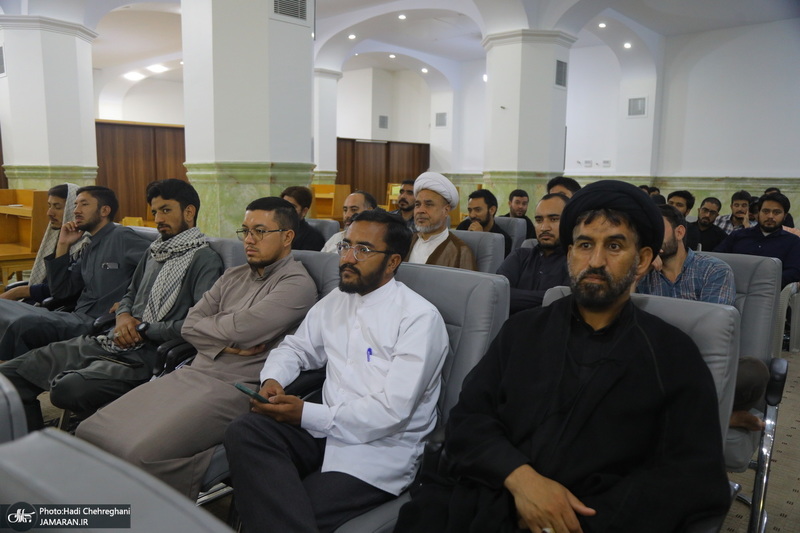 نشست «قرآن و عترت، محور اتحاد مسلمانان در اندیشه امام خمینی(س)» به زبان اردو