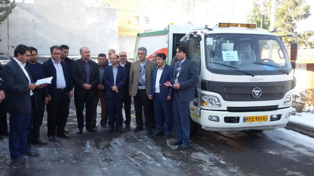 تحویل 11 خودرو خدماتی به دهیاری های استان اردبیل