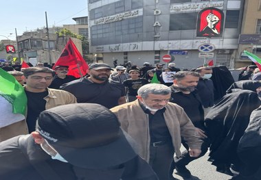 حضور محمود احمدی نژاد در مراسم تشییع رهبر شهید انقلاب + عکس