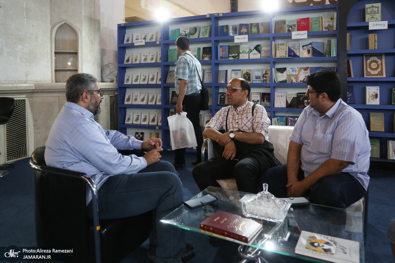 غرفه موسسه تنظیم و نشر آثار امام خمینی (ره) در سی و ششمین نمایشگاه بین المللی کتاب تهران