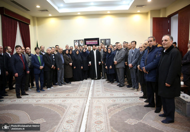 دیدار مدیرعامل، معاونان و جمعی از کارکنان  هواپیمایی هما با سید حسن خمینی 