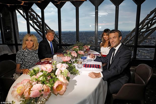 عکس/ شام ترامپ ها و ماکرون ها در برج ایفل