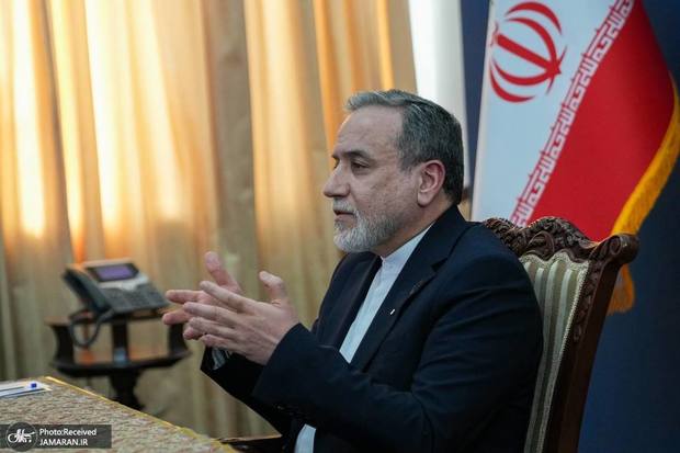 عراقچی: پیش‌نویس توافق هسته‌ای احتمالی با واشنگتن را ظرف ۲-۳ روز آینده آماده می‌کنیم/ آمریکا درخواستی برای غنی‌سازی صفر نداشته است/ سیاست‌های دولت آمریکا علیه ایران را خصمانه می‌دانیم؛ زمانی که خصومت‌ها متوقف شود، شاید بتوانیم به روابط متفاوت بیندیشیم