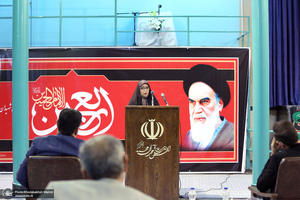 شب شعر «اين محرم وصفر است كه اسلام را زنده نگه داشته است» در حسینیه جماران