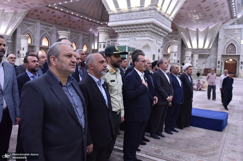 تجدید میثاق مدیرعامل و کارکنان سازمان بنادر و دریانوردی با آرمان های حضرت امام (س)