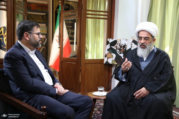 آیت‌الله فاضل لنکرانی: آقای خاتمی واقعا برای علما و مراجع احترام قائل بود، درست نقطه مقابل احمدی‌نژاد که اصلا ذره‌ای به روحانیت و مرجعیت اعتقاد نداشت و ندارد!