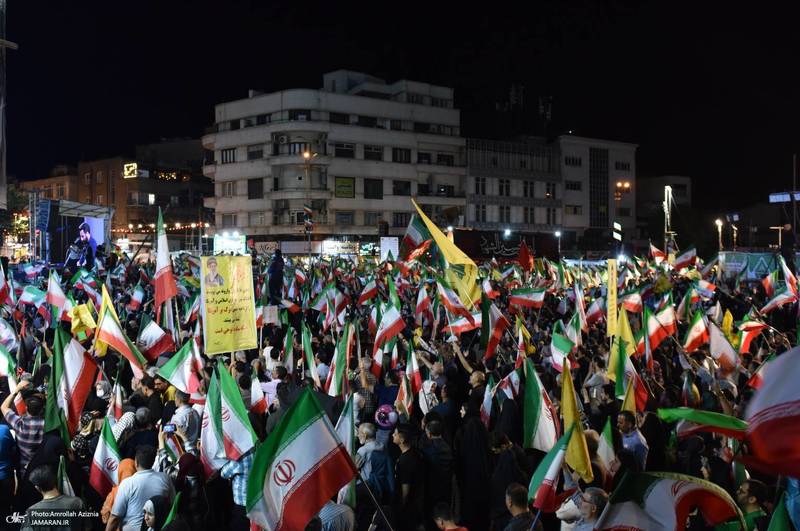 هفتادمین اجتماع پر شور مردم در میدان انقلاب