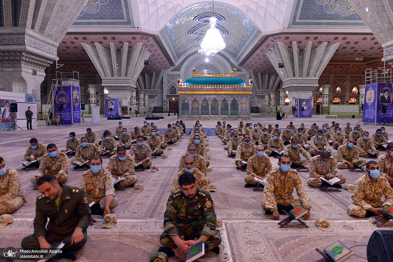 محفل انس با قرآن پرسنل وظیفه مرکز آموزش شهید اسدی دژبان کل ارتش در حرم امام خمینی (س)