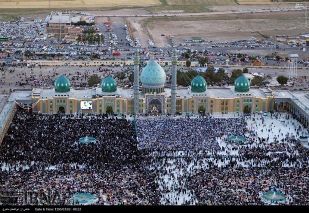 قم باید قطب گردشگری مذهبی ایران باشد
