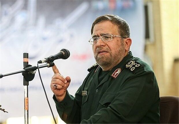 جانشین فرمانده کل سپاه: چند برابر نیازمان تولید «پهپاد و موشک» داریم/ سامانه‌های پدافند نوین کشور در اوج اقتدار و پیشرفت به پیش می‌روند