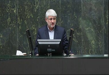 فرهنگی: تامین اجتماعی از سیاست‌های وزارت بهداشت در طول سال‌های گذشته آسیب دیده است