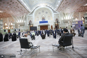 تجدید میثاق رئیس و اعضای دوره جدید شورای اسلامی شهر تهران با آرمان های امام خمینی(س)