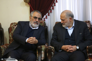 تجدید میثاق رئیس و جمعی از اعضای مجمع تشخیص مصلحت نظام با آرمان‌های امام خمینی (س)-2