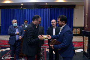 مراسم تودیع و معارفه رئیس حوزه قضایی بخش آفتاب در حرم امام خمینی