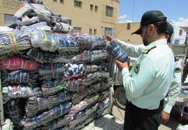 ۷۰۰ دست لباس خارجی قاچاق در سلسله کشف شد