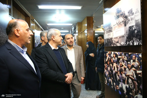 تجدید میثاق شهردار منطقه یک تهران و جمعی از معاونین با امام خمینی (س)