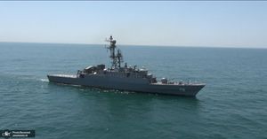 مراسم رژه دریایی ارتش بر کرانه خلیج فارس و در تنگه هرمز