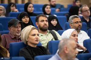 مراسم رونمایی از مستند «زیر سایه ام کامل» شب