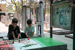 گلزار شهدای جنگ تحمیلی ۱۲روزه در بهشت زهرا (س)