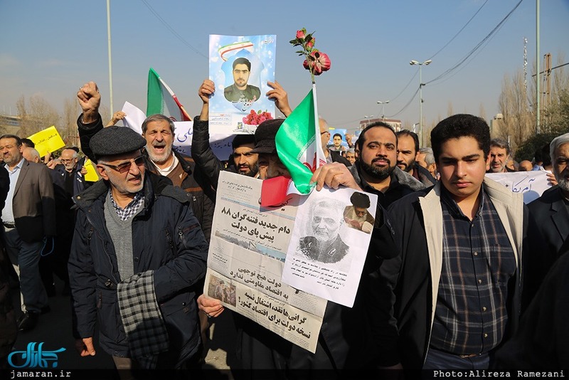 راهپیمایی نمازگزاران تهران در محکومیت اغتشاشات اخیر