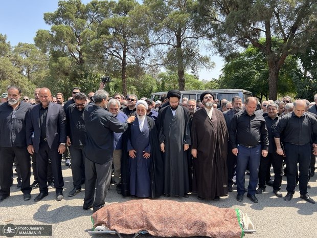 برادر ناطق نوری به خاک سپرده شد/ گزارش تصویری