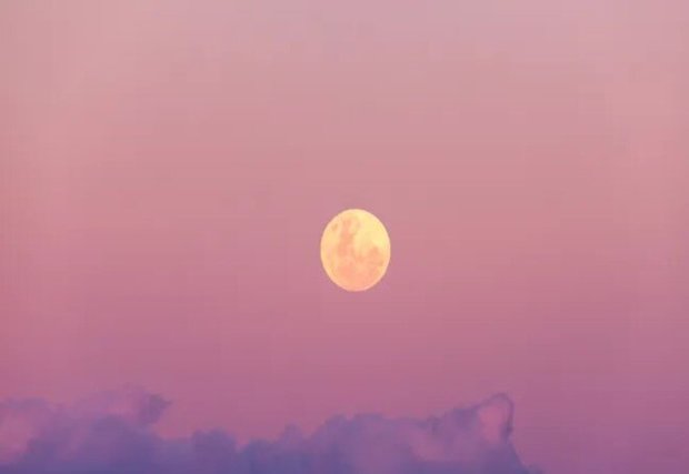 میکروماه شنبه شب در آسمان نمایان می شود
