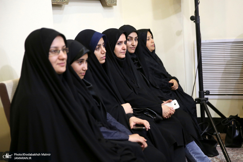 دیدار کارکنان حرم و موسسه تنظیم و نشر آثار امام خمینی(س) با سید حسن خمینی