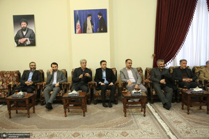 دیداررئیس و جمعی از کارکنان بنیاد مستضعفان با سید حسن خمینی