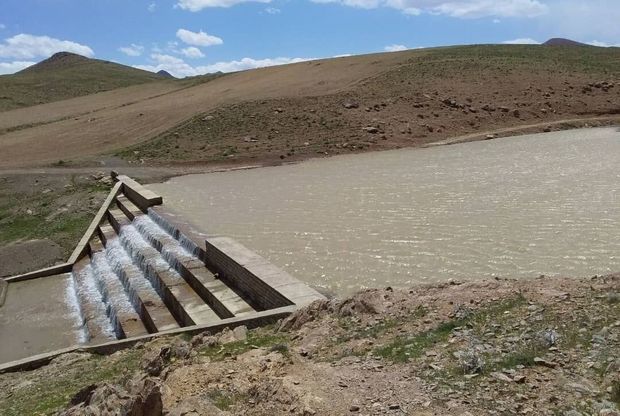 ذخیره‌سازی نزولات آسمانی در۱۵۵۰ هکتار از اراضی ورامین انجام شد