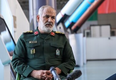 مشاور فرمانده هوافضای سپاه: معلوم نیست این جنگ چند سال طول بکشد؛ باید برای تداوم آن آماده باشیم/ هر چقدر موشک لازم باشد، می‌زنیم تا دشمن ادب شود/ وحدت ملی را نباید با اختلاف بر سر روش‌ها خدشه‌دار کرد