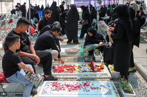 مراسم چهلمین روز شهدای جنگ تحمیلی ۱۲ روزه در قطعه 42 بهشت زهرا (س)