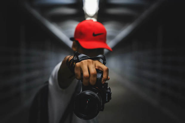 عکاسی بدون چهره: ۱۰ روش جذاب برای ثبت لحظات متفاوت