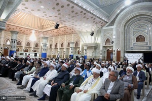 ادای احترام مهمانان خارجی کنفرانس وحدت اسلامی به مقام شامخ حضرت امام خمینی (س)