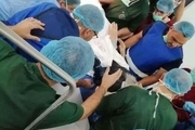 تصویری از آیتالله العظمی سیستانی بعد از انجام عمل جراحی