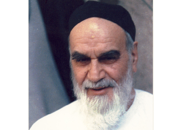امام خمینی: جامعه ما امروز به جوانان «احتیاج» دارد/ همه جوانان کوشش کنند تا کشور از شر مفسدین نجات پیدا کند