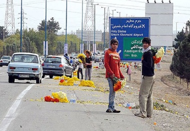 تشکیل گشت ویژه برخورد با گل فروشان جاده های ری ضروری است