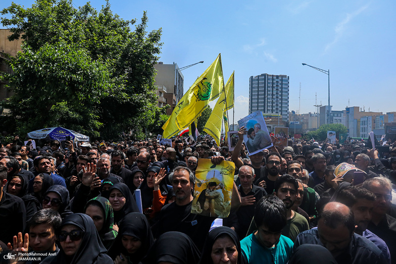 تشییع باشکوه پیکر رئیس جمهوری و یارانش در تهران