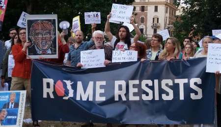 آمریکایی هایی مقیم رم علیه ترامپ تجمع کردند