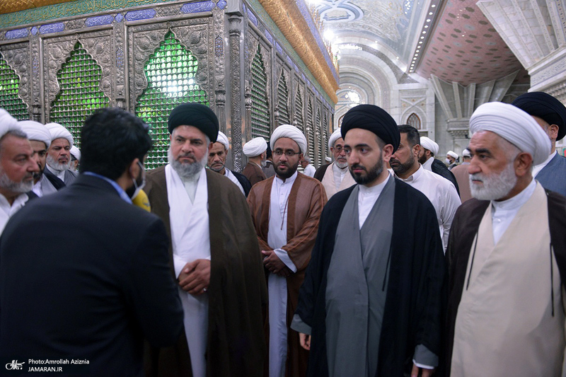 ادای احترام جمعی از اساتید و طلاب حوزه علمیه نجف اشرف به مقام شامخ امام خمینی (س)