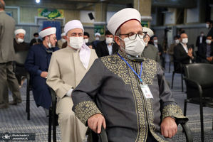 دیدار میهمانان کنفرانس وحدت اسلامى‌ و جمعی از مسئولان نظام با رهبر معظم انقلاب