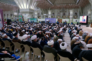 مراسم شب میلاد حضرت زهرا (س) و فرزند برومندش حضرت روح الله در حرم امام خمینی