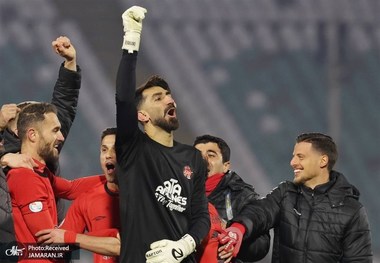 عکس| پیراهن ویژه بیرانوند در جشن قهرمانی: مادران مقدس اند