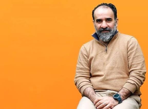 آقای امیرخانی بمانید لطفا!