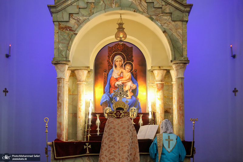 مراسم بزرگداشت امام خمینی (س) در کلیسای «سرکیس مقدس»