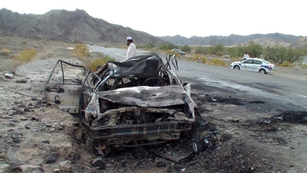 جان باختن دلخراش راننده پژو در تصادف محور ایرانشهر- سرباز