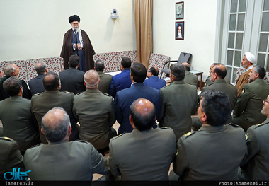 دیدار فرمانده کل ارتش و جمعی از فرماندهان نیروی زمینی با رهبر معظم انقلاب